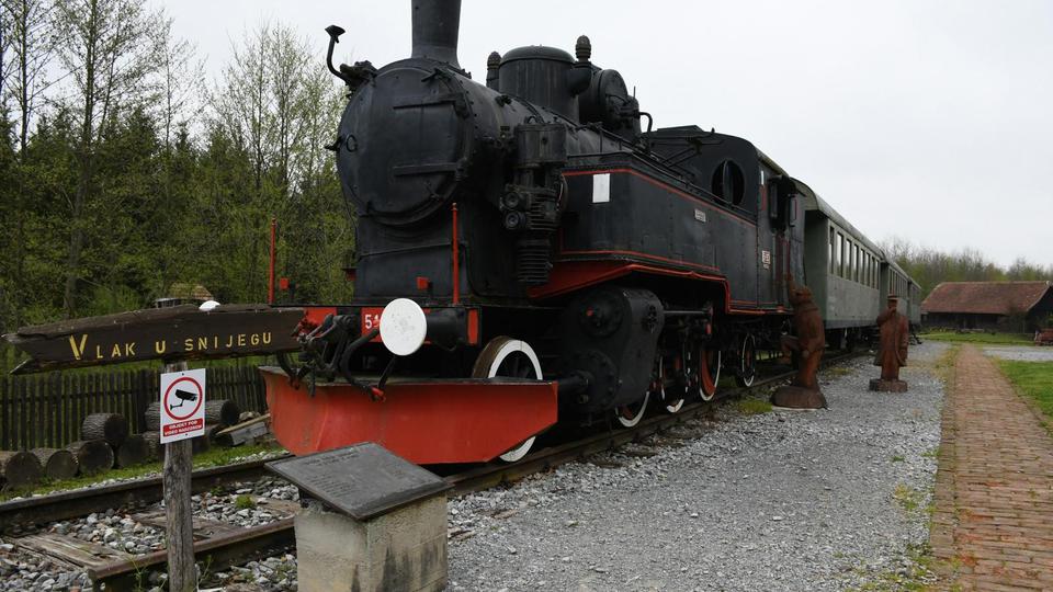 Kulturni centar „Mato Lovrak“, Veliki Grđevac